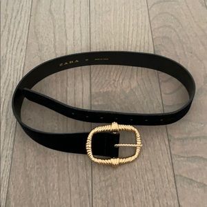 Large buckle gold belt velvet trim